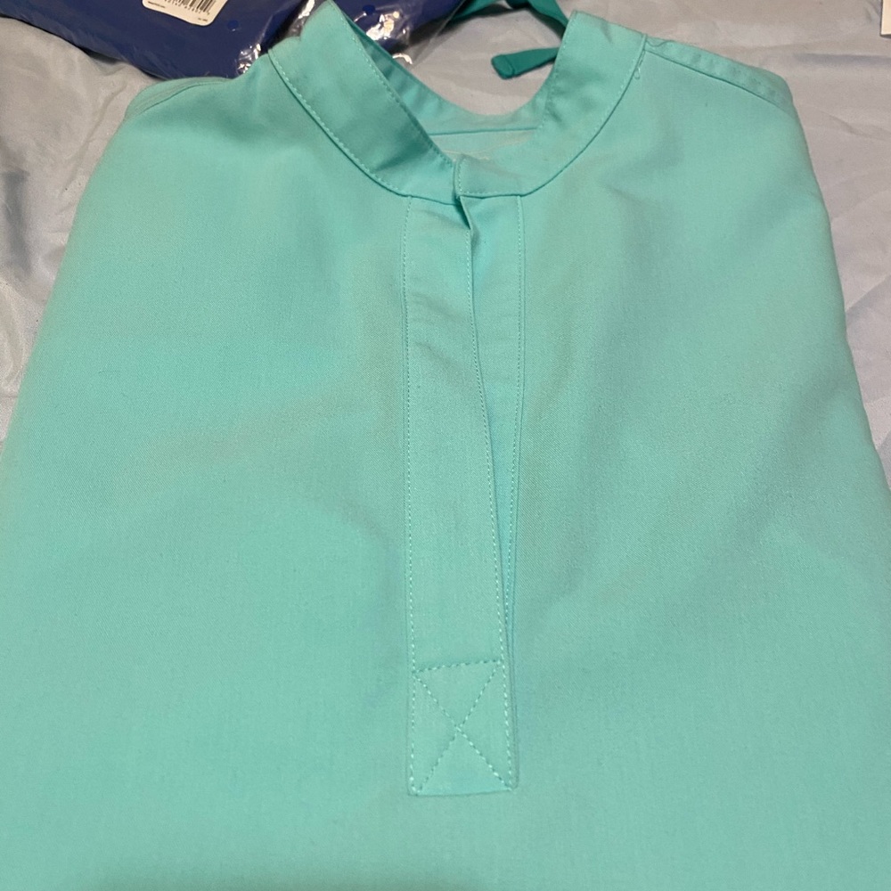 Figs scrubs